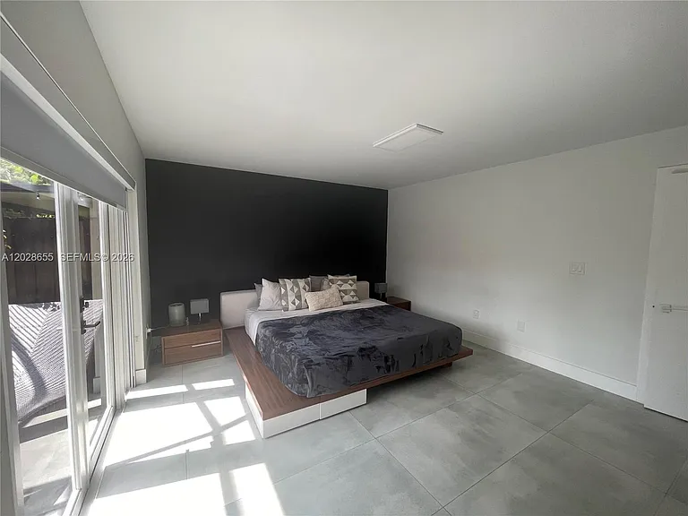 5733 NW 100th Ct — Photo 31