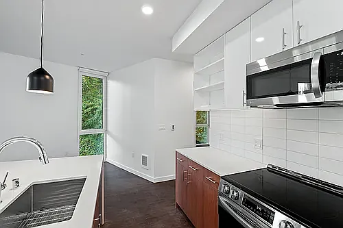 Flow Eastlake Apartments — Photo 96