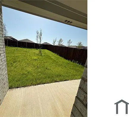 2140 Katharine St — Photo 15