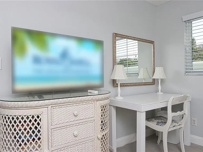 4200 Belair Ln #114 — Photo 13