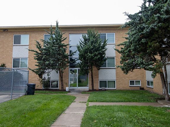 2nd image of 1722 E Broadway APT B