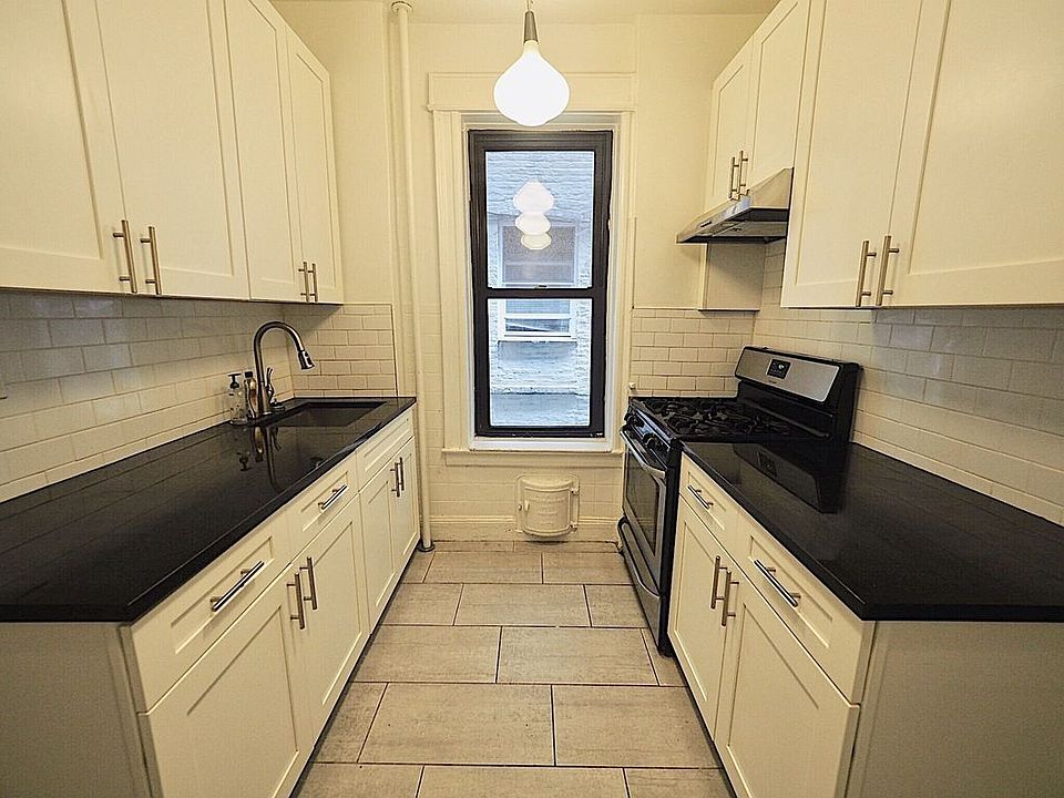 1st image of 3421 37th St APT 1L