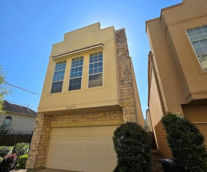 3440 Cline St — Photo 2