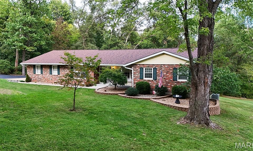 1st image of 110 Summerset Ln