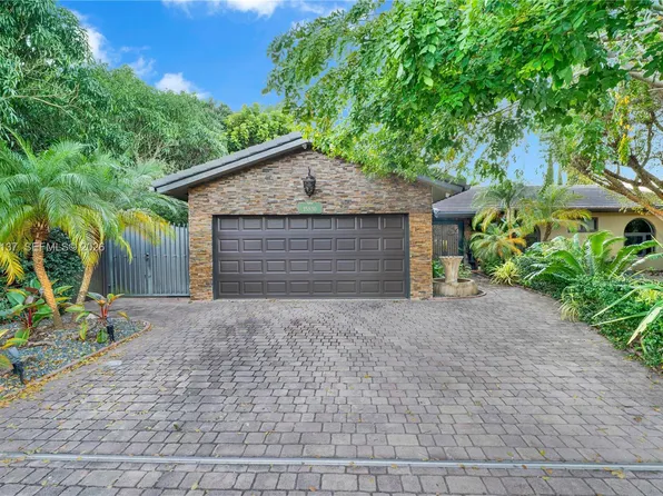 15830 SW 139th Ave, Miami, FL 33177
