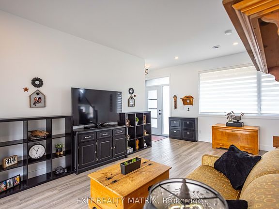 5th image of 686 Saint Isidore Rd