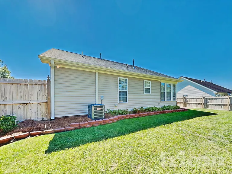 3929 Garden Creek Dr — Photo 15