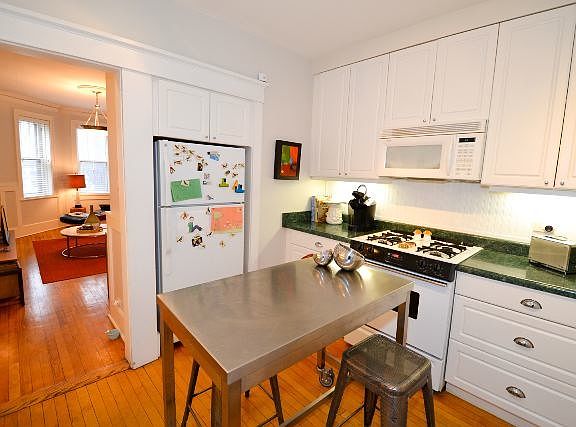 3rd image of 1657 W Gregory St #02
