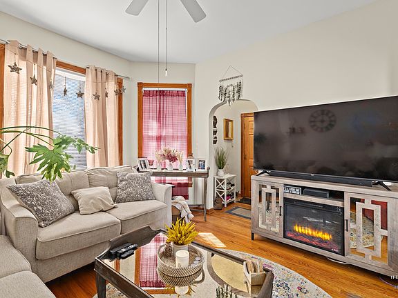 4th image of 5516 W Leland Ave