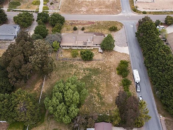 3rd image of 1016 La Serena Way