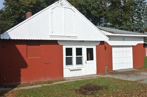 2nd image of 322 Groveland St