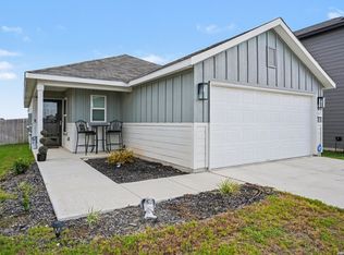 105 Twin Swan Dr, Marion, TX 78124
