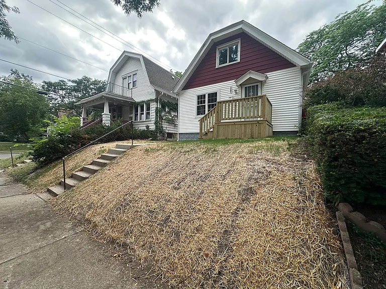 3307 N 42nd St — Photo 32