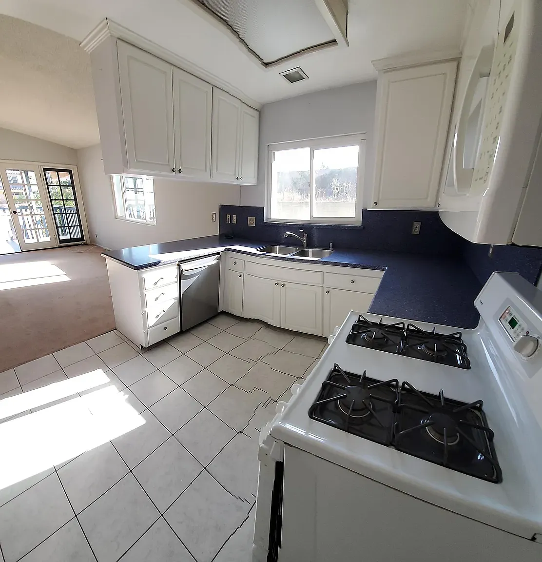 2 bed, 1200 sqft, $2,990 — Photo 3