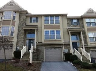 617 Royal View Dr, Lancaster, PA 17601