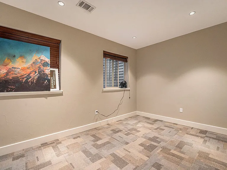 3315 W Hayward Pl — Photo 18