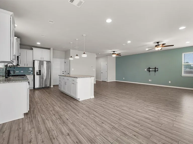 101 Lambert St — Photo 7
