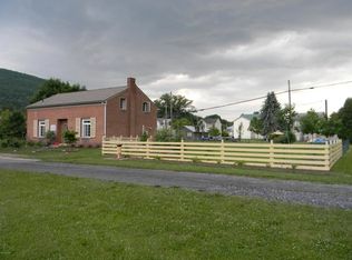 11 Main St, Mill Hall, PA 17751