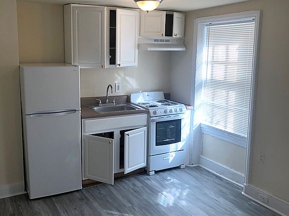 2nd image of 316 S 15th St #14642684