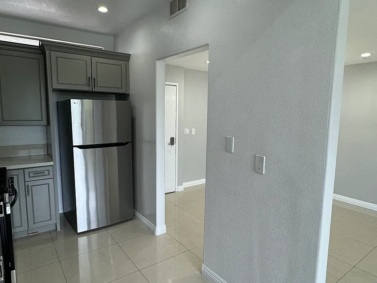 12222 Moorpark St #206 — Photo 12