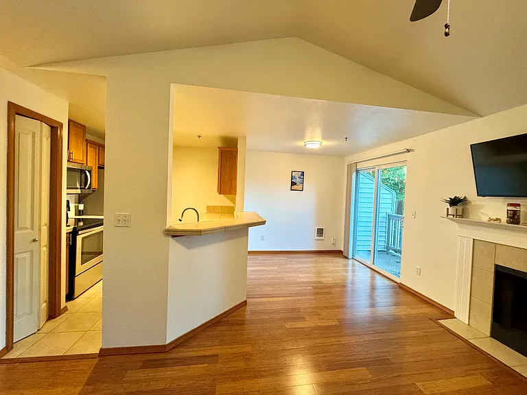 11527 Highway 99 #E302 — Photo 1