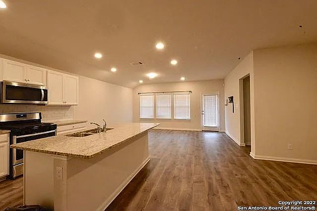 1st image of 353 Northshore Trl
