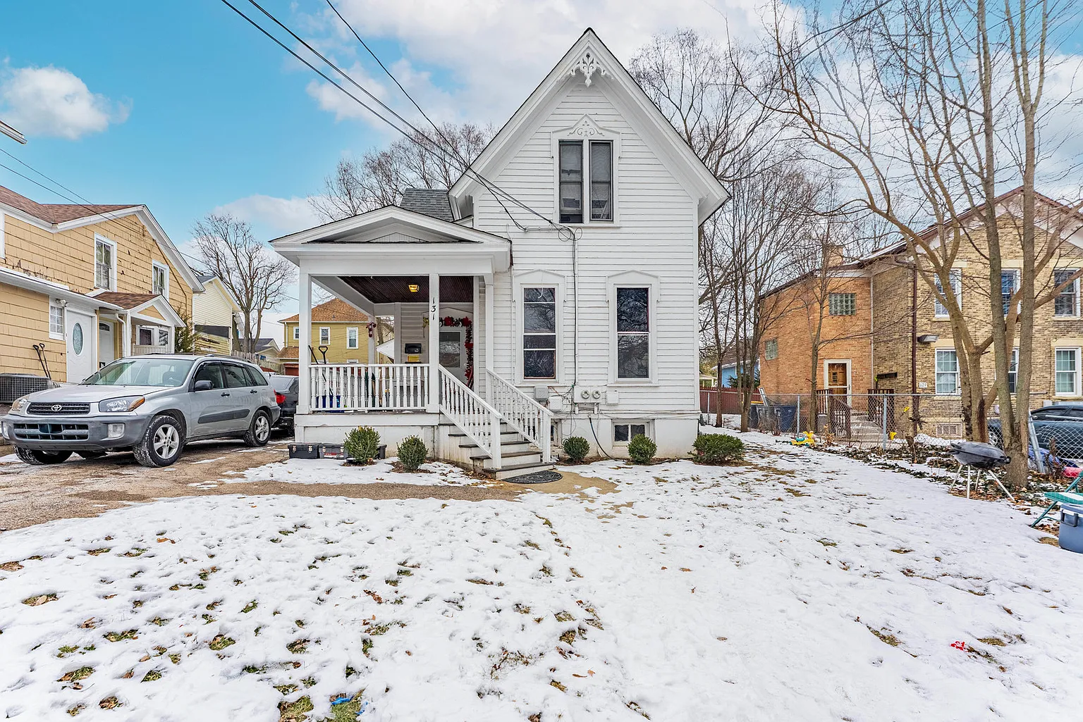 131 N Gifford St photo 1