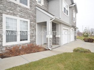 15936 S Skyview Ln, Olathe, KS 66062