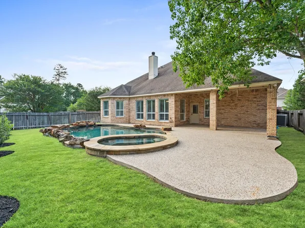 47 N Winsome Path Cir, The Woodlands, TX 77382