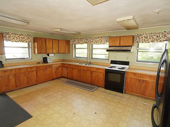 5th image of 680 Hale Brook Rd