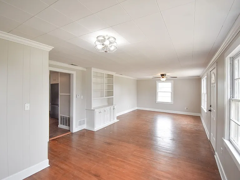 13292 State Highway 110 N — Photo 4