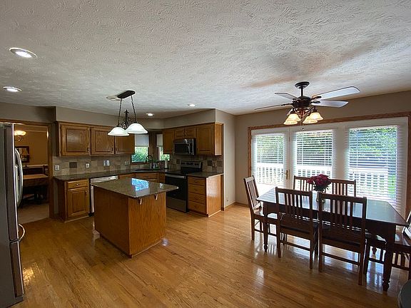 4th image of 4829 S 167th Ave