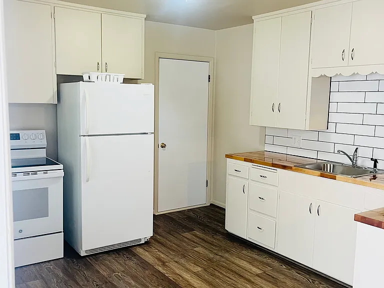 1008 McCarty Ave #C — Photo 4