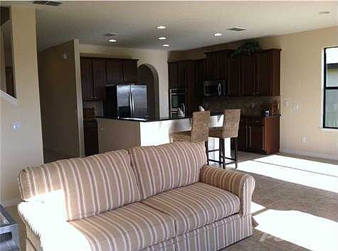 3rd image of 825 Woods Landing Dr