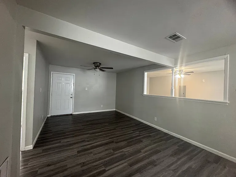 204 W Garden Dr — Photo 2