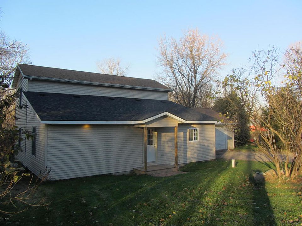 1st image of 13393 Grand River Dr SE