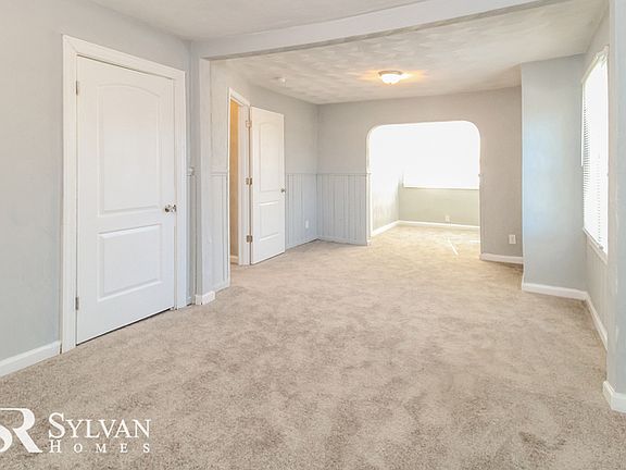 4th image of 1532 Wilcox Ave