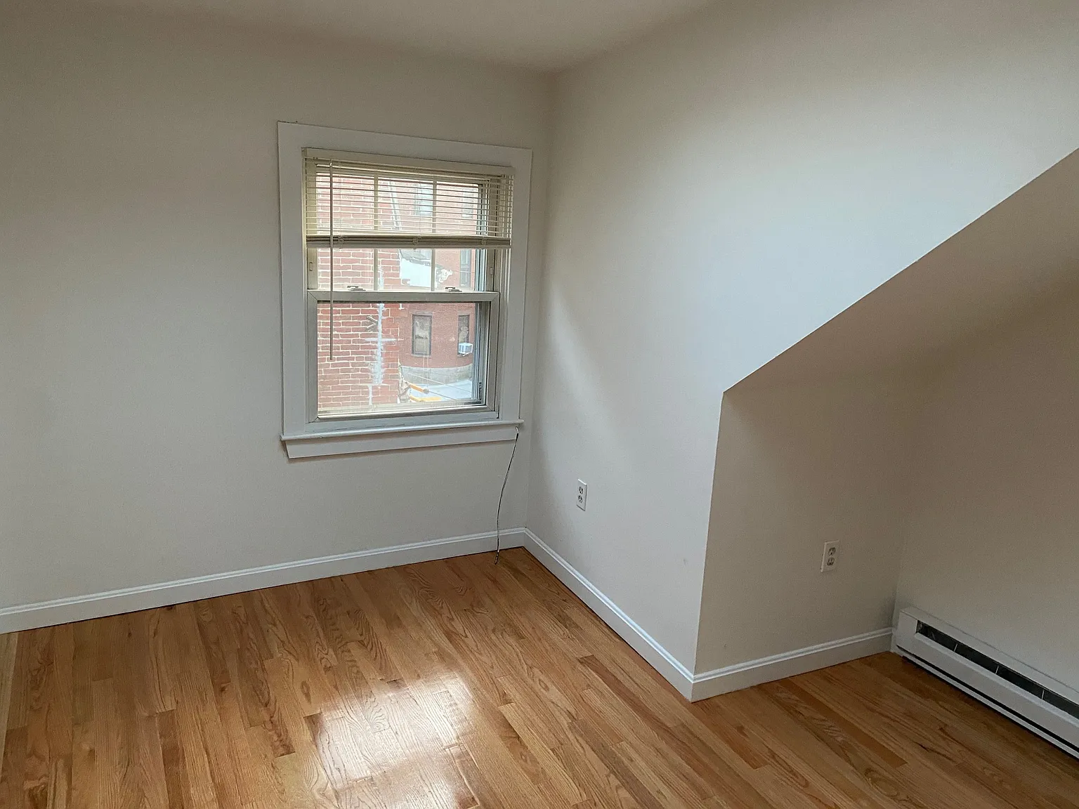 3 bed, 2.0 bath, 1250 sqft, $3,500 — Photo 3