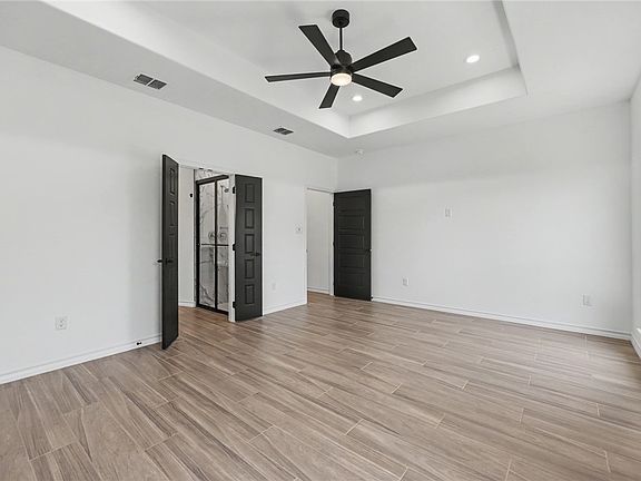 4th image of 6849 La Salle Dr