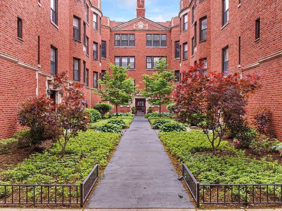 1st image of 1429 W Elmdale Ave APT 1B
