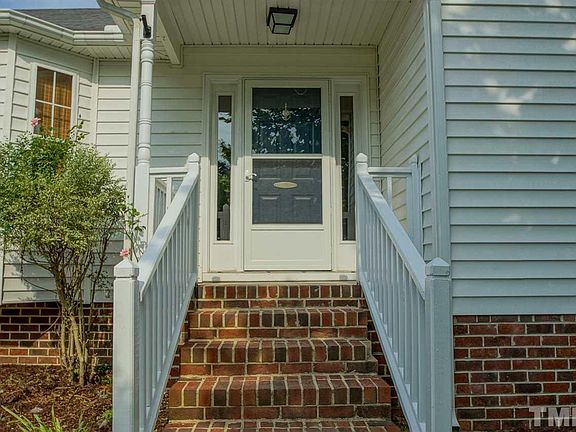 2nd image of 109 Aster Dr