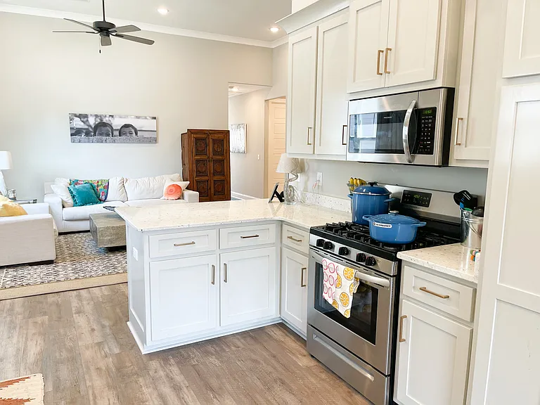 736 Turkey Oak Cv — Photo 4