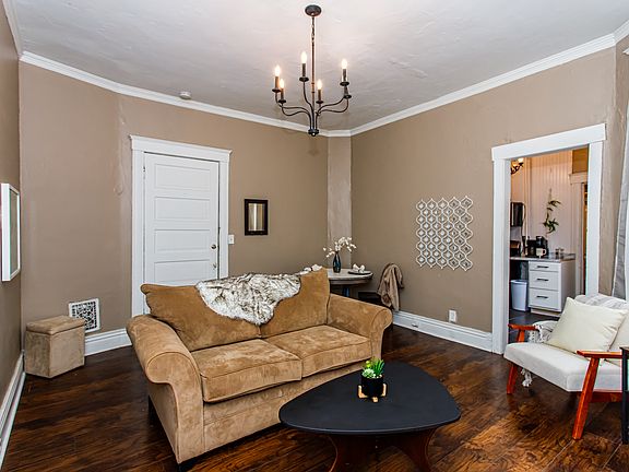 2nd image of 105 E Saint Catherine St APT 4