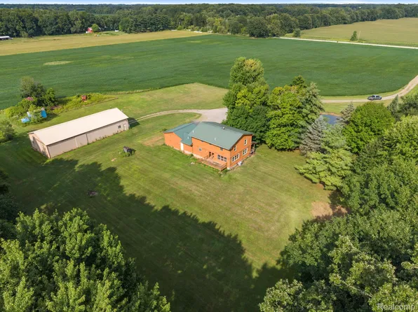 76565 McFadden Rd, Armada, MI 48005