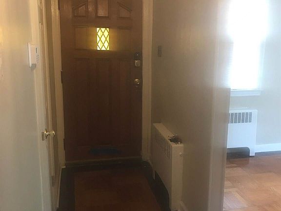3rd image of 804 E Upsal St