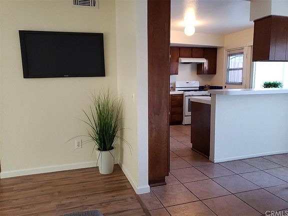 5th image of 1403 N Elderberry Ave