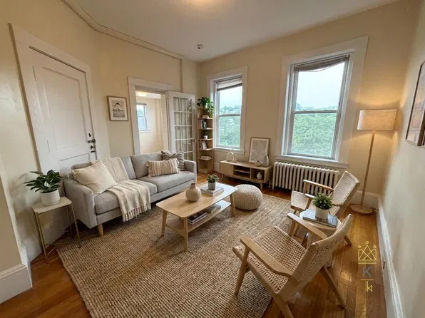 1477 Beacon St APT 45, Brookline, MA 02446