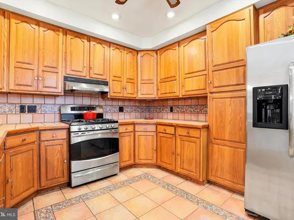 521-525 Mifflin St, Philadelphia, PA 19148