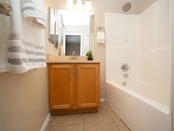5th image of 7213 S Missiondale Rd #1