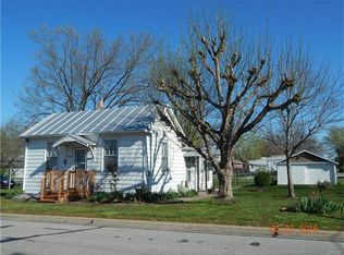 219 W Olive St, Red Bud, IL 62278